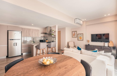 Downtown Santo Domingo Apartment | Regatta Living II With Breakfast Included - 406