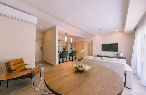 Downtown Santo Domingo Apartment | Regatta Living II With Breakfast Included - 905
