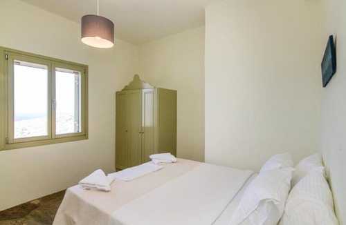 Exomvourgo Villa | ReGenesis Villas