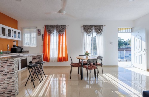 Samana Apartment | RELAX AND ADVENTURE IN SAMANA/JACUZZI/5 MINUTES FROM THE CITY.