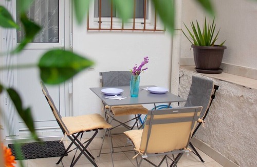 Kallithea Apartment | Relaxing Moon Haven Near Acropolis and Stavros Niarchos Foundation