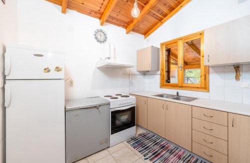 Aigio House | Relaxing Stone Cottage