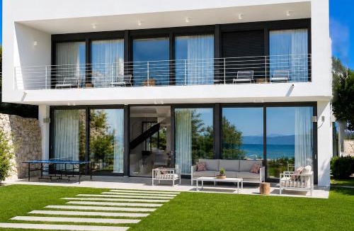 Soroni Villa | Renee Beach Front Executive Luxury Villa