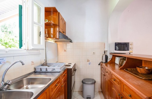 Agios Stefanos Apartment | Renoula: Charming 2-Bedroom Corfu Apartment with Sea Views, Garden, Wifi