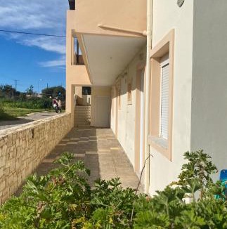 Adelianos Kampos Apartment | Rethymnian Modern Apartment