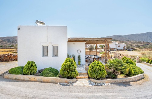 Ios House | Revery Villa & House