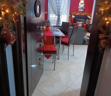 Gefira Mpania Apartment | RnB Red&Black
