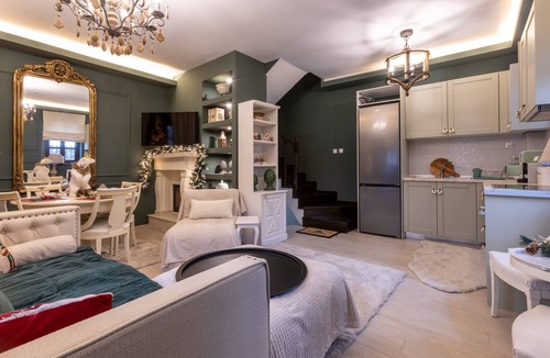 Nymfaio Villa | Rock Dandy La Maison De L’Ours | Top Fireplace Retreat