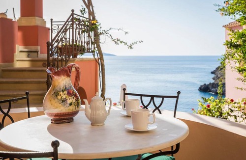 Assos House | Roi Boutique Suites