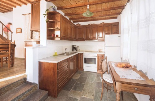 Agios Romanos Villa | Romano garden house on the island of Tinos.