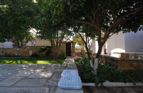 Agios Romanos House | Romano is a house - land tales