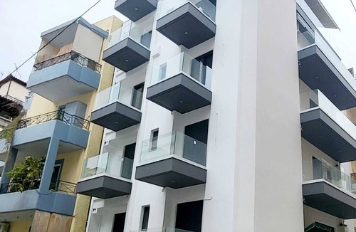 Kinosargous Apartment | Romantic Jacuzzi Retreat – Heart of Athens near Acropolis Museum & Metro Fix