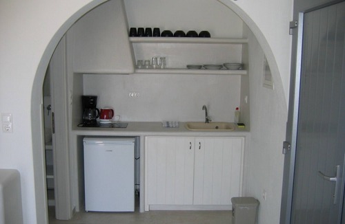 Plaka Apartment | Romantic modern studio C on the ground floor - 2 min. from Plaka beach, Naxos