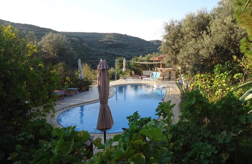 Kissamos Apartment | Romantic studio with semi private pool