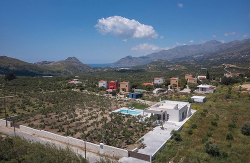Lefkogeia Villa | Romantic villa 5 minutes from the sea
