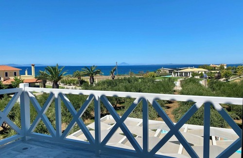 Leventochori Villa | Romantic Villa with Private Pool & Whirlpool