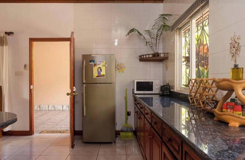 Zig Zag Ward Villa | Room-effie Mountain View Halona Villa