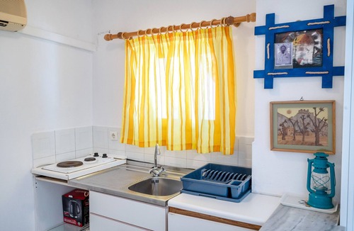 Logaras Apartment | Room 'Studio 10' with Mountain View, Wi-Fi and Air Conditioning