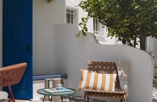 Parikia Apartment | Room 'Studio 3' with Private Terrace, Wi-Fi and Air Conditioning