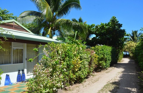 Pihaena House | Room Vaihere 4 pax beach access air-conditioned kitchen bathroom, free breakfast