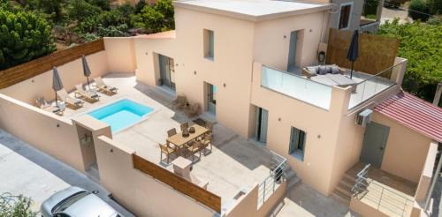Skines Villa | Roots Villa