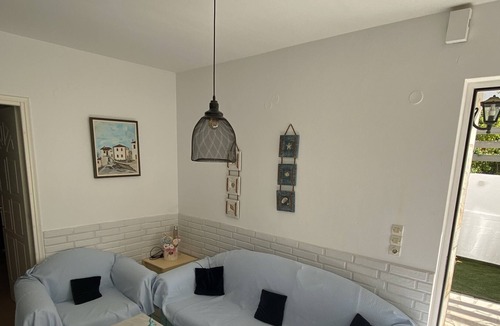 Pigianos Kampos Apartment | ROSE GARDEN APTS Maria's little house