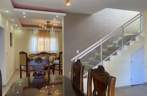 Montellano House | rosy house