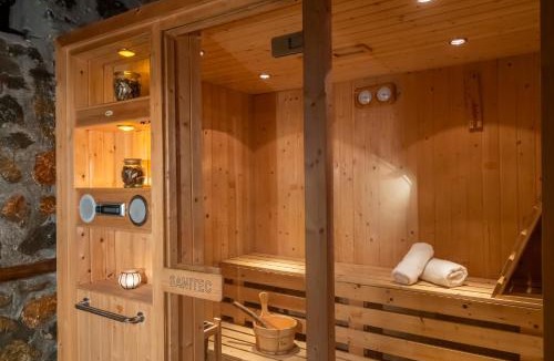 Aghios Athanasios Ski Chalet | ROUGA Mountain Boutique Suites & Spa