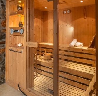 Aghios Athanasios Ski Chalet | ROUGA Mountain Boutique Suites & Spa