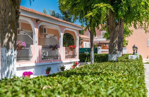 Agios Sostis Hotel | Roussa's Apartments