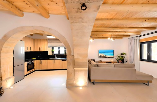 Roustika Villa | Roustico Luxury Villa Heated Pool and Whirlpool