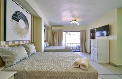 La Arboleda Hotel | Roy Arias Suites & Residences