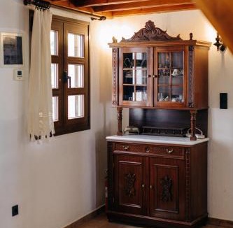 Kambos Apartment | Rustic Kampos House Retreat