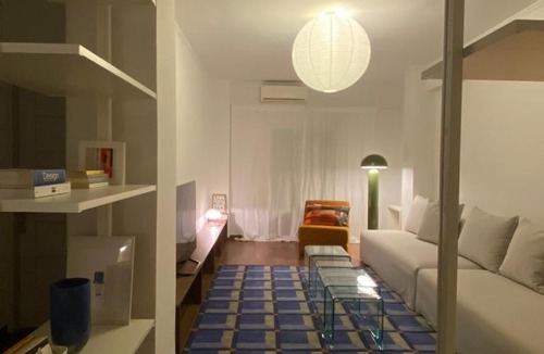 Patras Apartment | RYB Colour Apartment