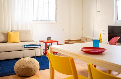Patras Apartment | RYB Colour Apartment