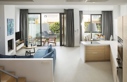 Kato Galatas Villa | S&K Villas