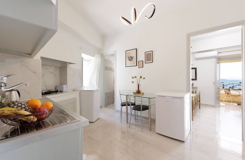 Katavolos Apartment | Salt and Sun Apartments by Konnect, Kaminaki Beach
