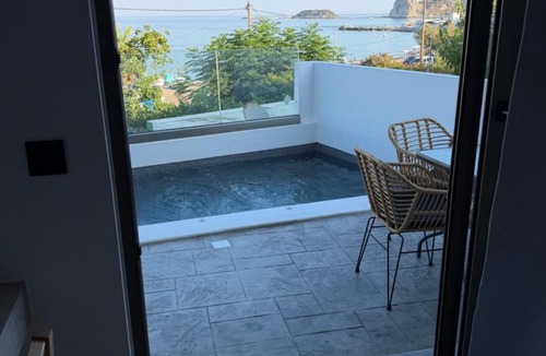 Stegna Apartment | Salt and stone suites