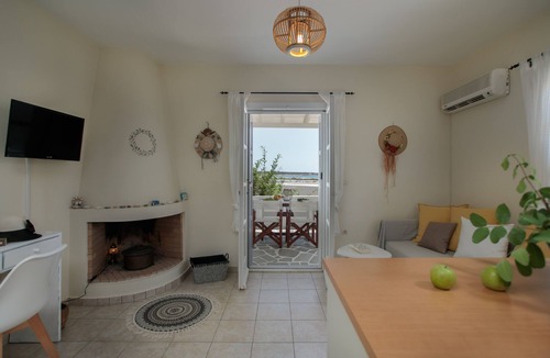 Naxos Apartment | Salty 2Br Apartment Sea View just a few steps from Glyfada beach Naxos