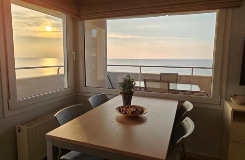 Neoi Epivates Apartment | Salty Breeze Supreme Beachfront Apartment-Supreme Stay with free Parking