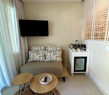 Katsarou Hotel | Salty Wave Suites