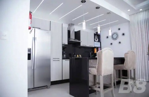 Cerro Alto Apartment | Santiago Luxe Pool Apt Suite