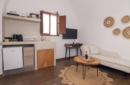 Akrotiri Apartment | Santorini Rooftop Hot Tub Suite w Panoramic Views