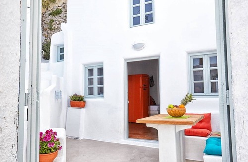 Santorini House | Santorini-treasures Rockside Villa traditional