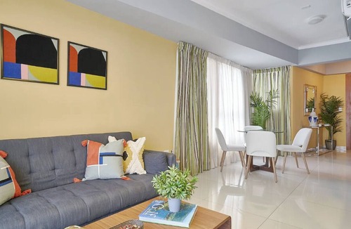 La Arboleda Apartment | SD 1BR Luxury Sunshine Apt 4 + Bonus
