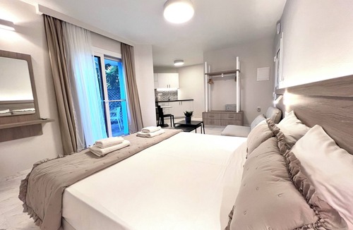 Kato Galatas House | Sea Breeze