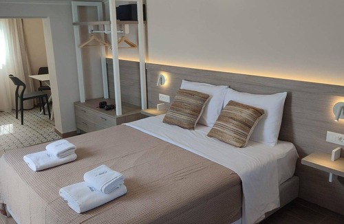 Kato Galatas House | Sea Breeze