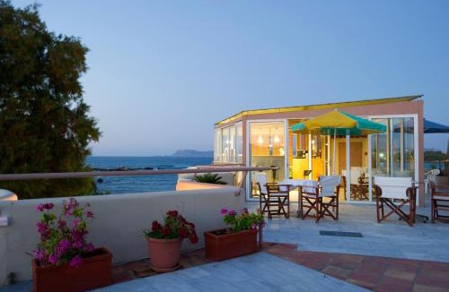 Kato Galatas Apartment | Seafalios-Beach Front Apt