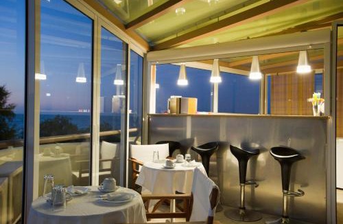 Kato Galatas Apartment | Seafalios-Beach Front Apt
