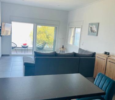 Skala Mistegnon House | Seafront Apartment